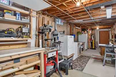 2725  Henry St, Sheboygan, WI 53081 - Photo 37