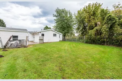 10052  3rd Ave, Pleasant Prairie, WI 53158 - Photo 33