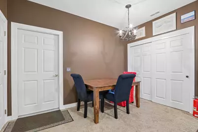 8673 S Roxbury Way, Oak Creek, WI 53154 - Photo 13