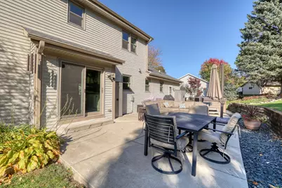 444  Cheshire Ln, Pewaukee, WI 53072 - Photo 7