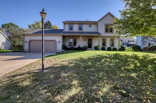 444 Cheshire Ln, Pewaukee, WI 53072 - Photo 1