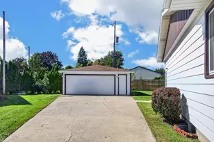 8536 18th Ave, Kenosha, WI 53143 - Photo 15