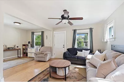 2133 S 89th St, West Allis, WI 53227 - Photo 5