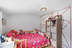2133 S 89th St, West Allis, WI 53227 - Photo 13