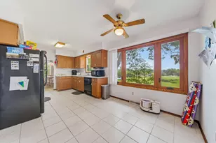 2721 Minot Ln, Waukesha, WI 53188 - Photo 5