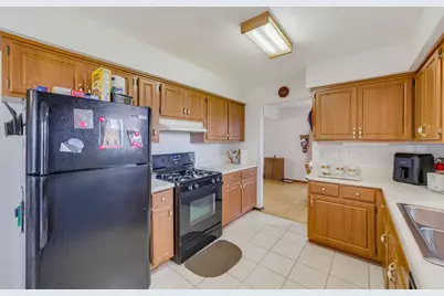 2721  Minot Ln, Waukesha, WI 53188 - Photo 7