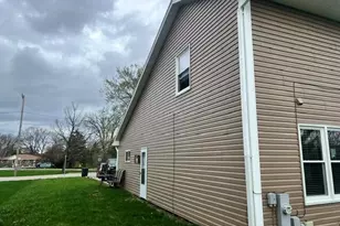 2951 W Bridge St, Greenfield, WI 53221 - Photo 3