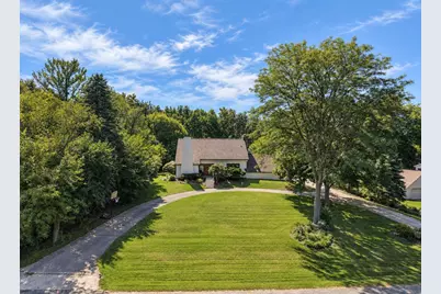 N63W29813  Woodfield Ct, Merton, WI 53029 - Photo 3