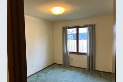 3736 N 12th Pl, Sheboygan, WI 53083 - Photo 9