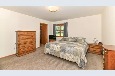 16240 W Allison Ln, New Berlin, WI 53151 - Photo 15