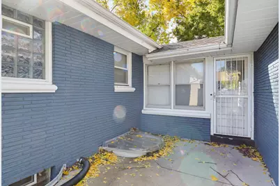 10628 W Sheridan Ave, Milwaukee, WI 53225 - Photo 25