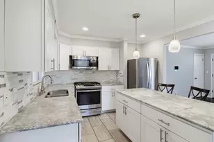 10628 W Sheridan Ave, Milwaukee, WI 53225 - Photo 5