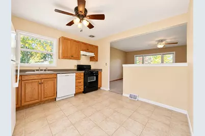 N50W14245  Ridgeway Ln, Menomonee Falls, WI 53051 - Photo 7