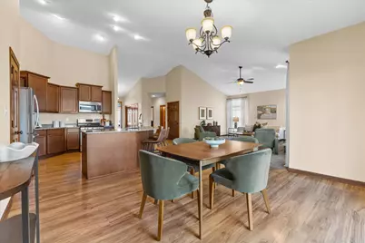 9752 S Mustang Pl, Oak Creek, WI 53154 - Photo 19