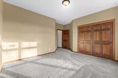 9752 S Mustang Pl, Oak Creek, WI 53154 - Photo 39