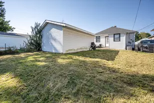 2053 Shoop St, Racine, WI 53404 - Photo 19