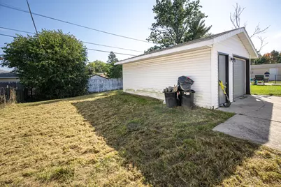 2053  Shoop St, Racine, WI 53404 - Photo 15