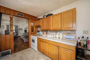 2053 Shoop St, Racine, WI 53404 - Photo 5
