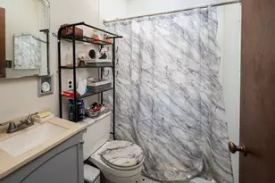 2053 Shoop St, Racine, WI 53404 - Photo 7