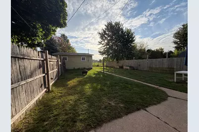 2437 N 22nd St, Sheboygan, WI 53083 - Photo 21