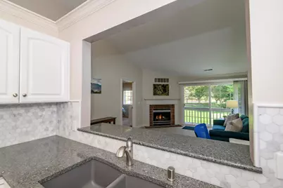 652  Pewaukee Rd #E, Pewaukee, WI 53072 - Photo 9