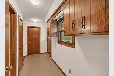 5236 S 44th St, Greenfield, WI 53220 - Photo 21