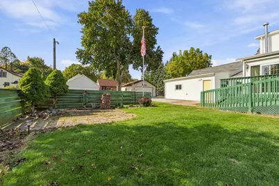 838 N 19th St, Manitowoc, WI 54220 - Photo 21