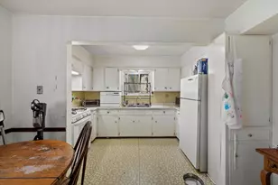 11610 W Elmhurst Pkwy, Wauwatosa, WI 53226 - Photo 23