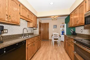 7535 W Tuckaway Creek Dr, Franklin, WI 53132 - Photo 13