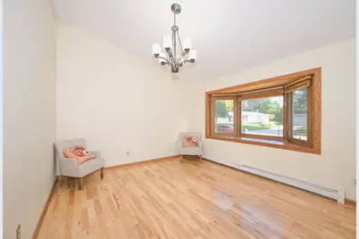 7021 W Southview Dr, Franklin, WI 53132 - Photo 11