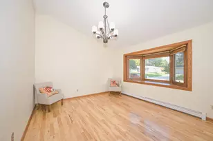 7021 W Southview Dr, Franklin, WI 53132 - Photo 11