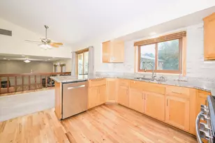 7021 W Southview Dr, Franklin, WI 53132 - Photo 19