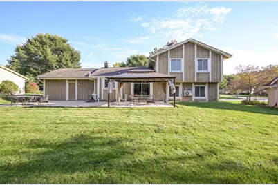 7021 W Southview Dr, Franklin, WI 53132 - Photo 51