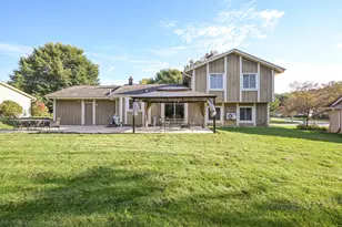 7021 W Southview Dr, Franklin, WI 53132 - Photo 51