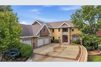 636  Mary Knoll Ln, Watertown, WI 53098 - Photo 3