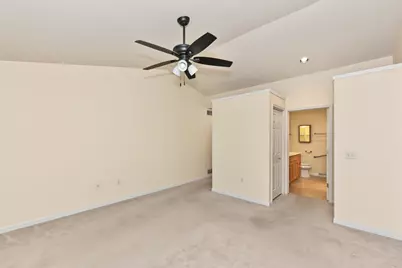 5152 S Hidden Dr, Greenfield, WI 53221 - Photo 7