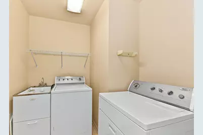 5152 S Hidden Dr, Greenfield, WI 53221 - Photo 13