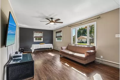 256  Ivy Pl, West Bend, WI 53095 - Photo 3