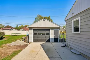 256 Ivy Pl, West Bend, WI 53095 - Photo 33