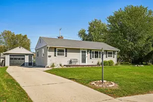 256 Ivy Pl, West Bend, WI 53095 - Photo 1