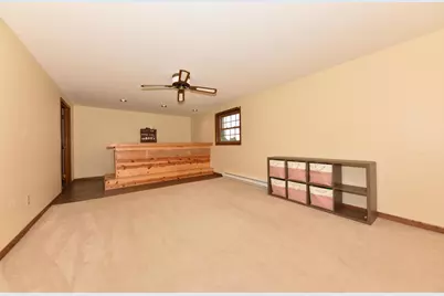 822  Kings Ridge Ct, West Bend, WI 53090 - Photo 13