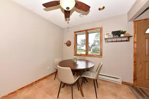 822 Kings Ridge Ct, West Bend, WI 53090 - Photo 5