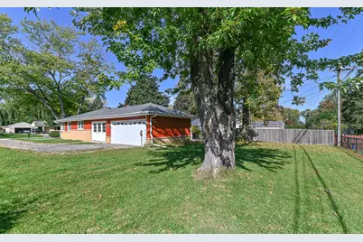 8622 N 52nd St, Brown Deer, WI 53223 - Photo 15