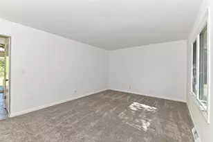 17230 W Jills Dr, New Berlin, WI 53146 - Photo 7