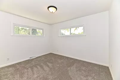 17230 W Jills Dr, New Berlin, WI 53146 - Photo 25