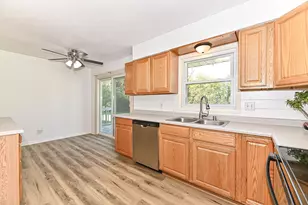 17230 W Jills Dr, New Berlin, WI 53146 - Photo 13