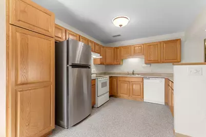 934  Spring Ct, Newburg, WI 53095 - Photo 7
