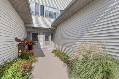 934  Spring Ct, Newburg, WI 53095 - Photo 3
