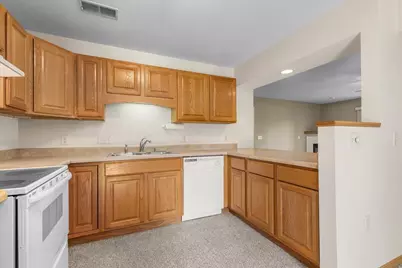 934  Spring Ct, Newburg, WI 53095 - Photo 5