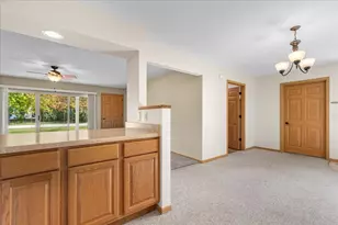 934 Spring Ct, Newburg, WI 53095 - Photo 9